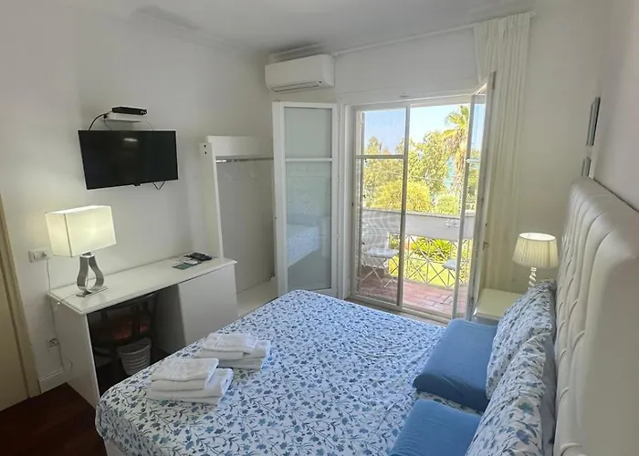 Couette-café L'orizzonte 4*