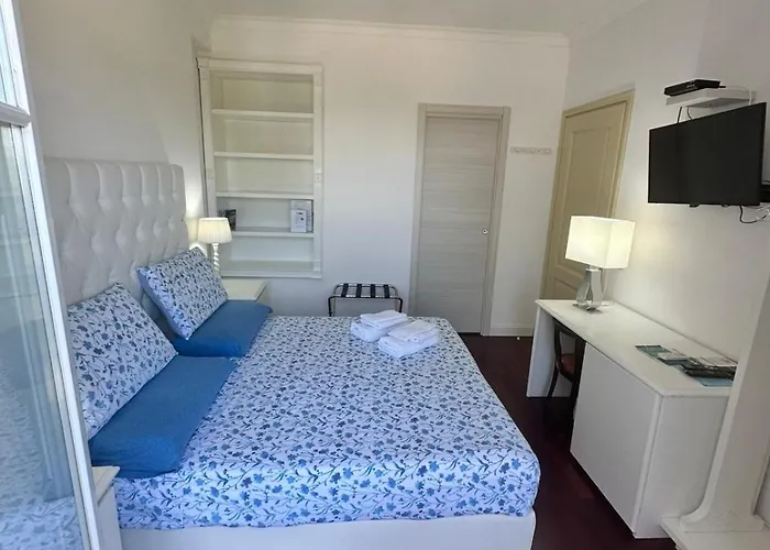 Couette-café L'orizzonte 4*